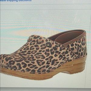 Dansko size 35 clogs new in box